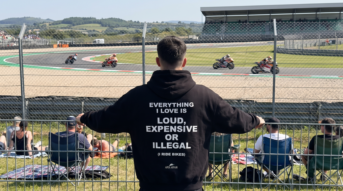 Loud Expensive or Illegal Oversized Hoodie am Streckenzaun