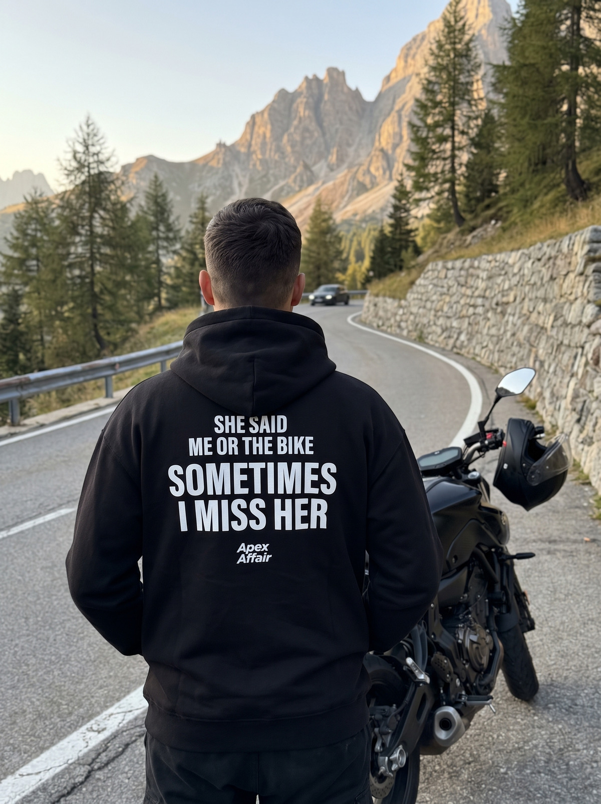 Me or the Bike Oversized Hoodie am Pass